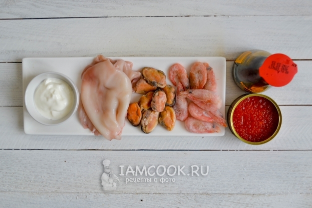 Ингредиенты для салата «Нептун» с креветками и красной икрой