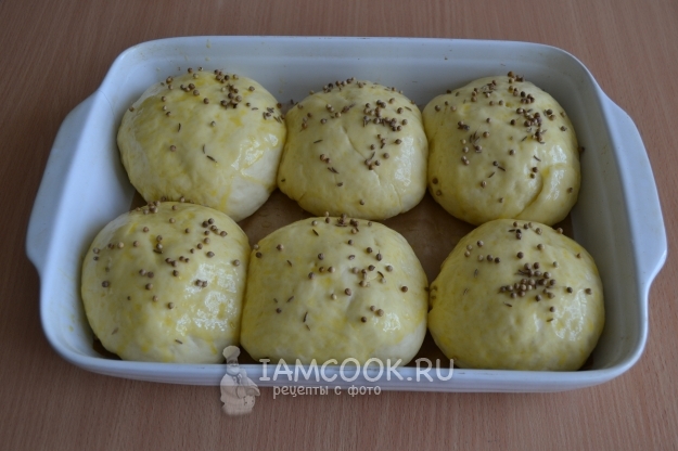 Посыпать кориандром