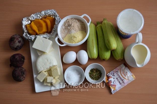 Ингредиенты для закусочного вафельного торта из кабачков