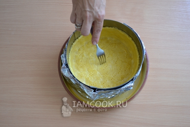 Наколоть тесто вилкой