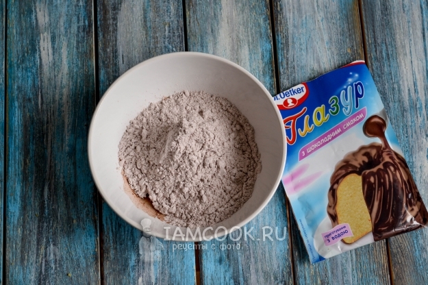 Всыпать в воду смесь для глазури