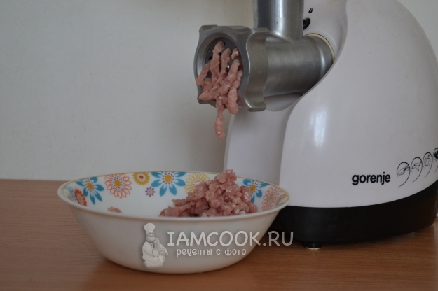 Перекрутить мясо на мясорубке
