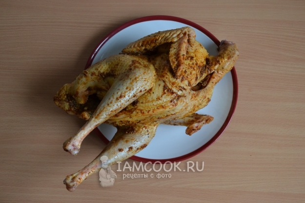 Натереть индейку ароматной смесью