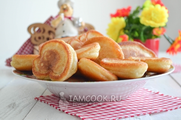 Готовые пышные оладьи на ряженке