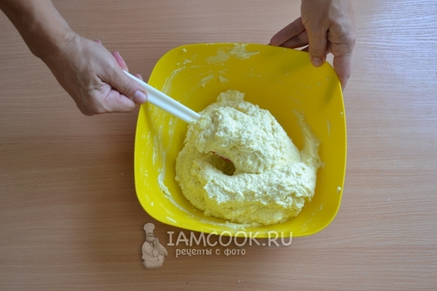 Размешать творожную массу