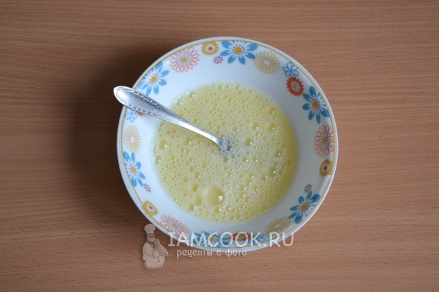 Взбить яйцо