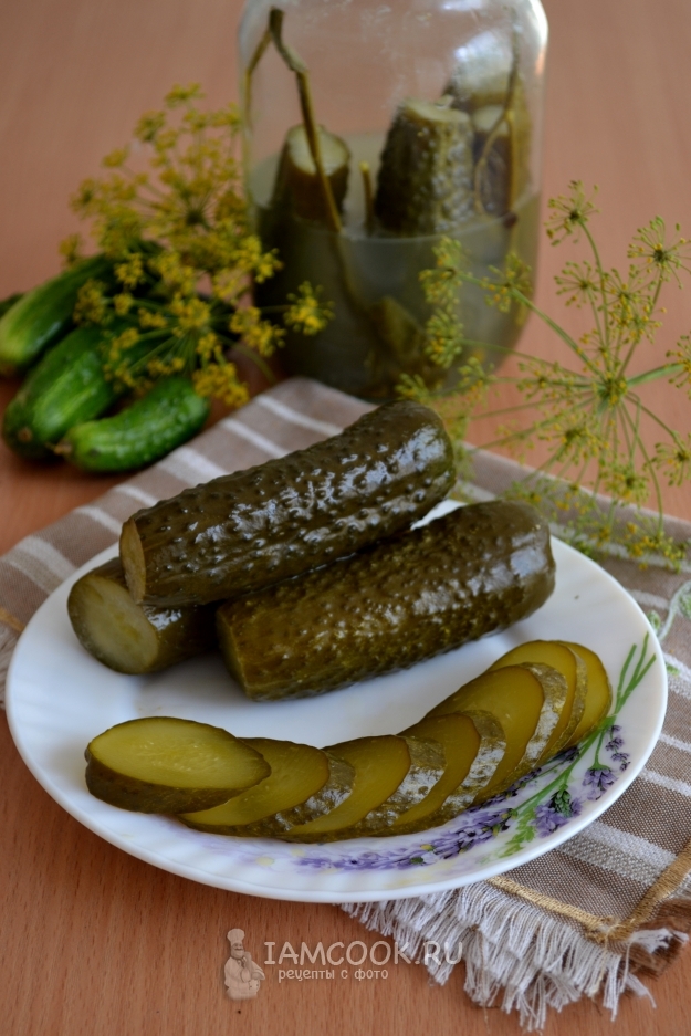 Рецепт быстрых малосольных огурцов в банке