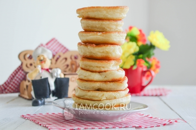 Фото пышных оладий на ряженке