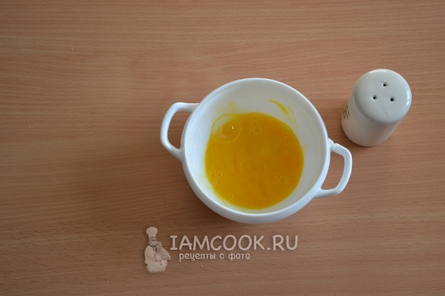 Взбить яйцо