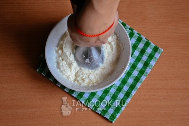 Взбить творог блендером