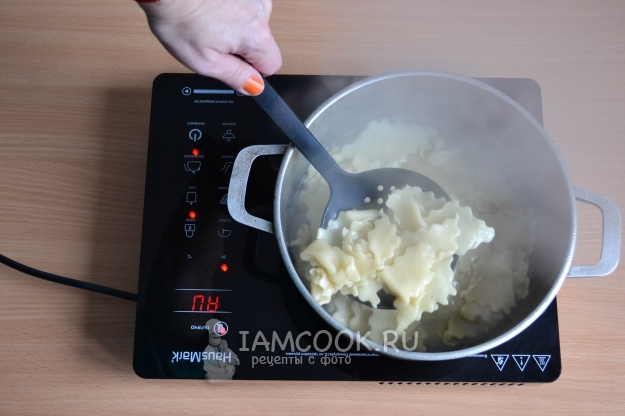 Сварить квадратики из теста