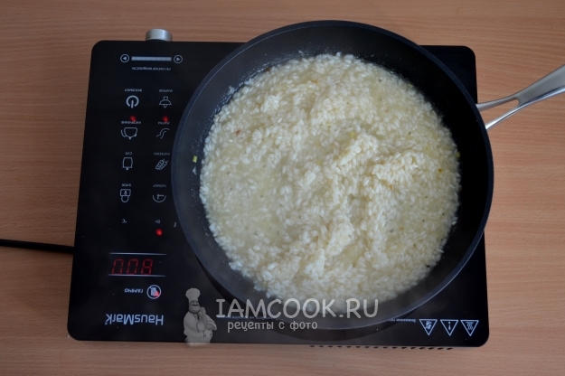 Варить рис на медленном огне