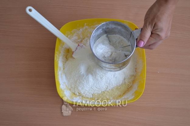 Просеять муку