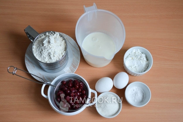 Ингредиенты для вареников с вишней на пару