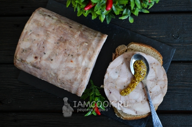 Фото ветчины из курицы в ветчиннице