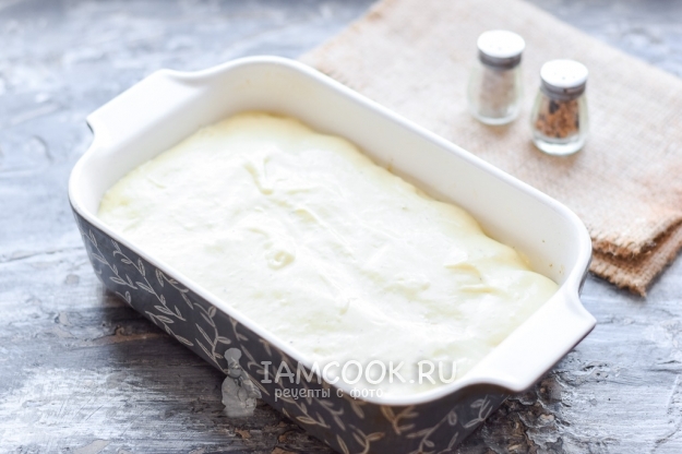 Залить мясо тестом