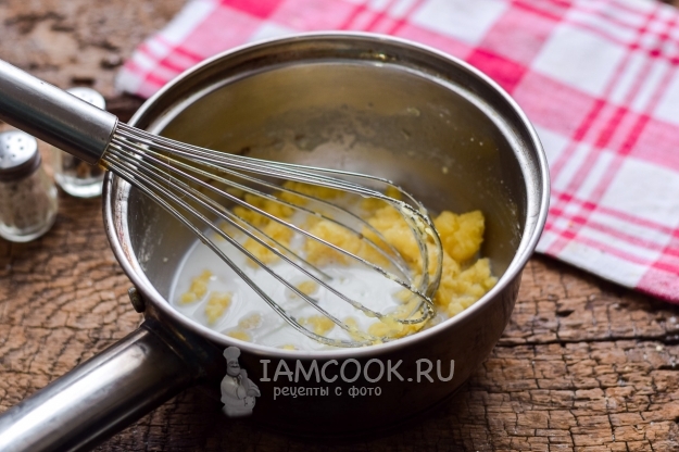 Влить молоко