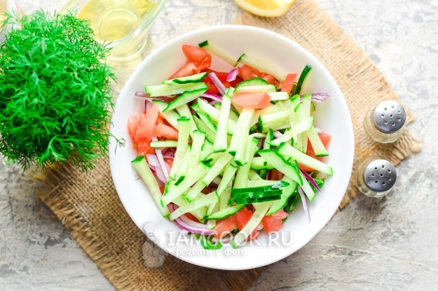 Положить огурцы