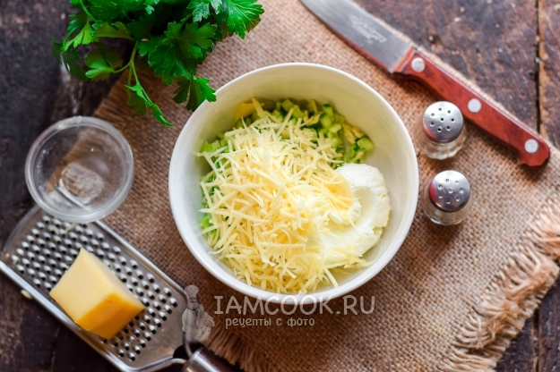 Натереть сыр