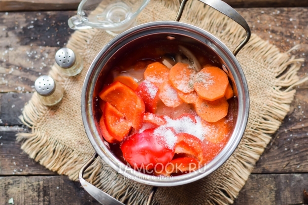 Всыпать соль и сахар