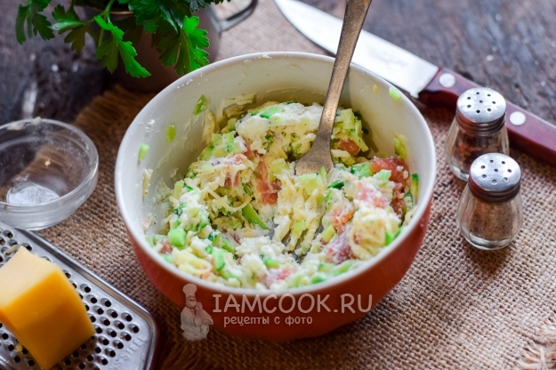 Размешать компоненты вилкой