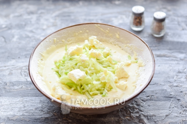 Положить адыгейский сыр