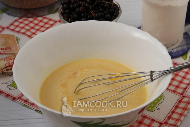 Добавить яйца