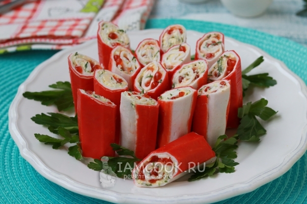 Фото крабовых палочек, фаршированных красной икрой