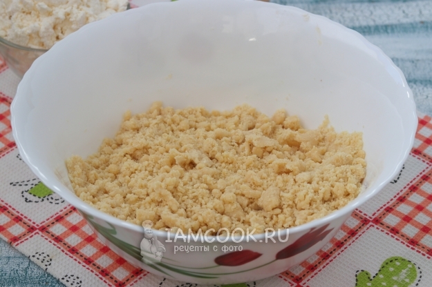 Перетереть масло с мукой