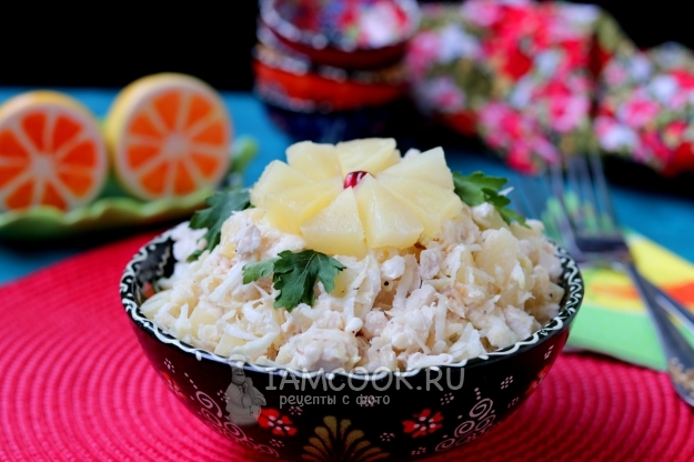 Рецепт салата с ананасом, куриной грудкой и сельдереем
