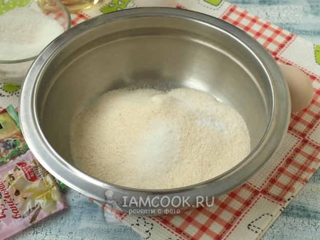 Соединить муку и манку