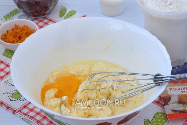 Добавить яйца