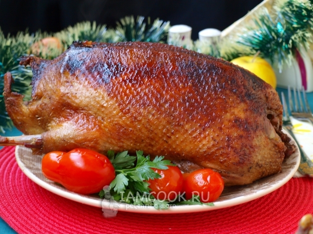 Утка, фаршированная картофелем