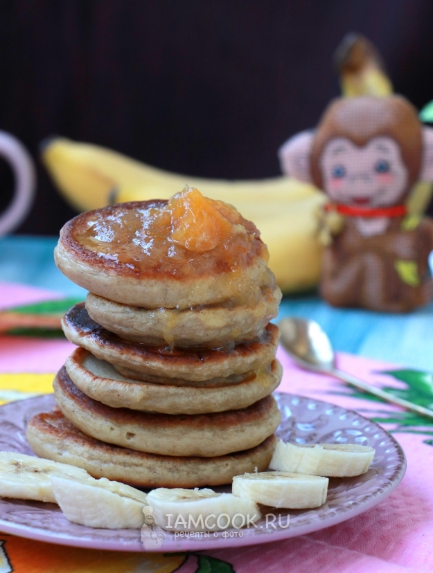 Фото пышных оладий с бананом на кефире