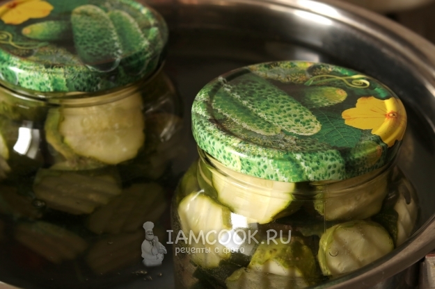 Простерилизовать банки с огурцами
