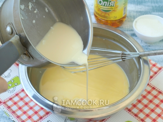 Влить молоко