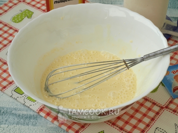 Взбить массу венчиком