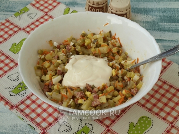 Положить майонез