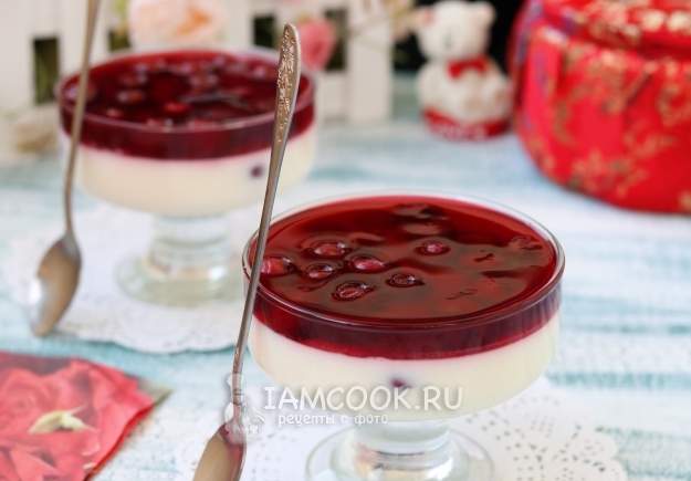 Вкусная панна-котта с вишней