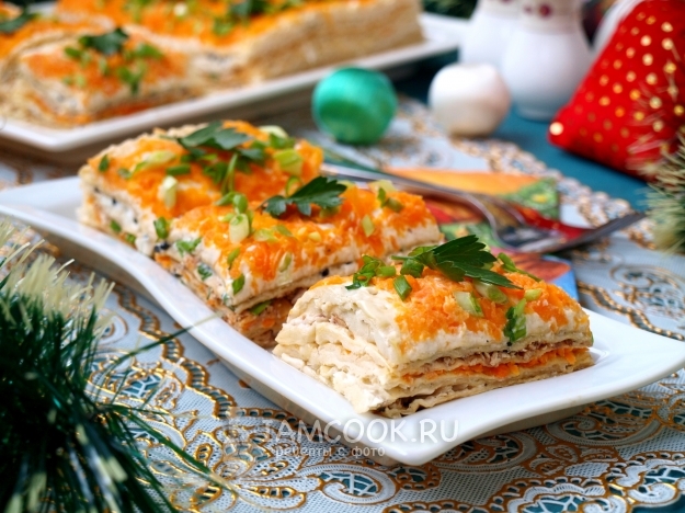 Готовый закусочный торт из вафельных коржей