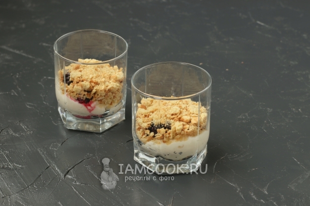 Посыпать печеньем