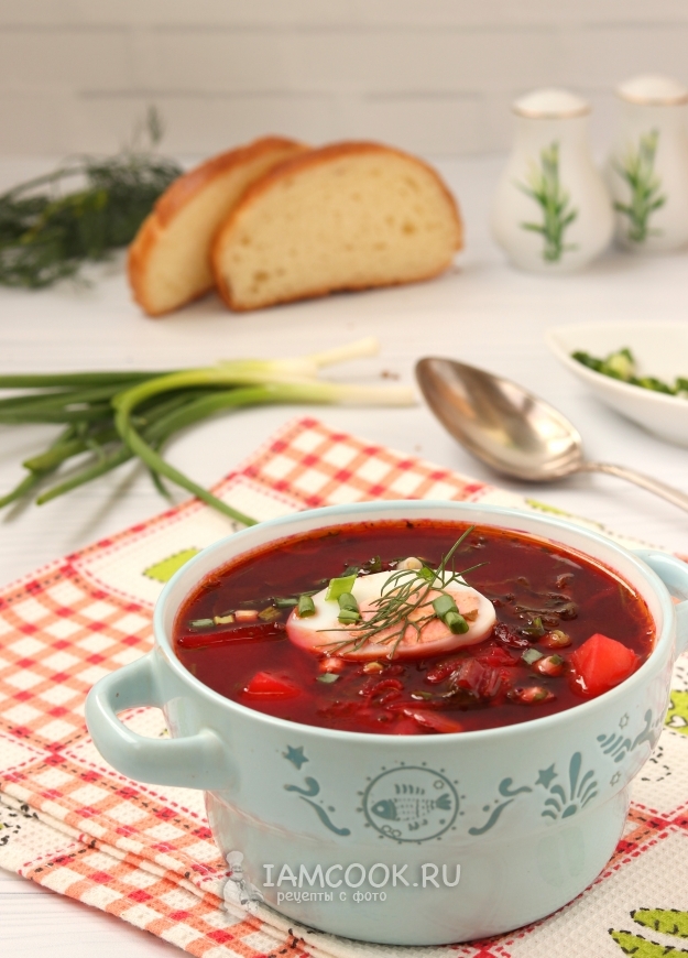 Рецепт горячего свекольника с ботвой