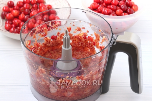 Измельчить черешню