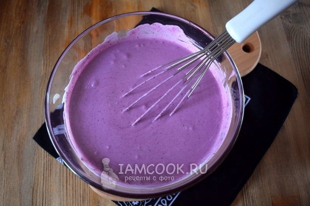 Размешать смесь венчиком