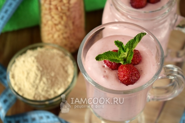 Фото протеинового коктейля с творогом и кедровой мукой