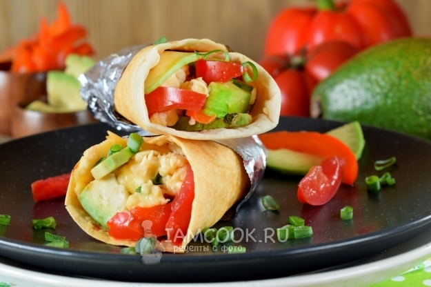 Рецепт буррито с авокадо и яичницей-скрэмбл