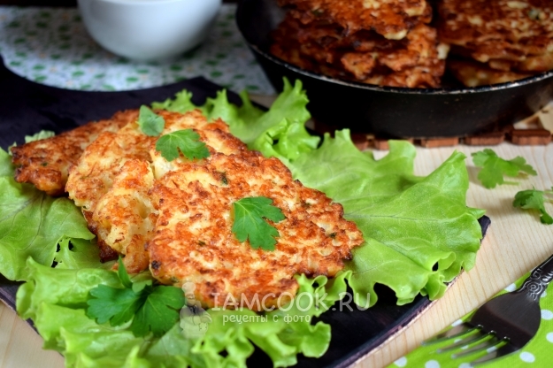 Фото оладий из цветной капусты с сыром