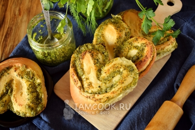Фото плюшек с песто из петрушки