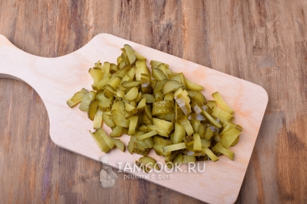 Порезать огурцы