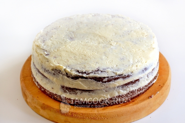 Обмазать торт кремом